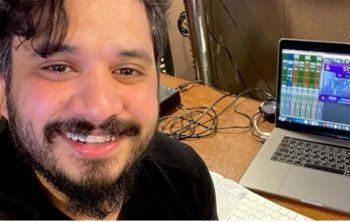 شاهد .. مصطفى حجاج بمفاجأة للجمهور-بالصورة