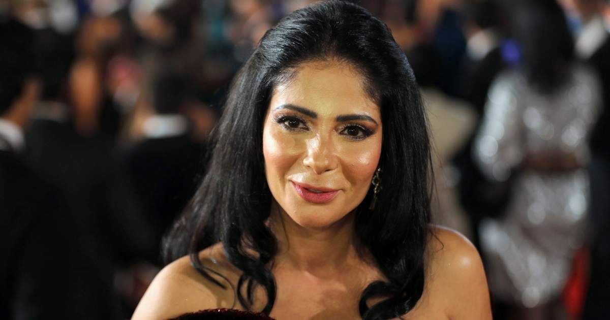 شاهد .. في ذكرى رحيله منى زكي تستذكر أحمد زكي:"نفتقد موهبتك وتفانيك وصدقك"