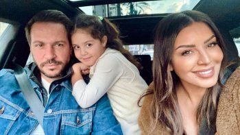 شاهد .. بالصورة - أمل بوشوشة في صورة عائلية وهكذا علقت