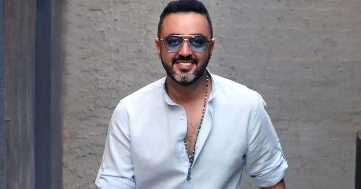 شاهد .. بالفيديو- حاتم فهمي يطلق أغنيته الجديدة "تفوت سنين"