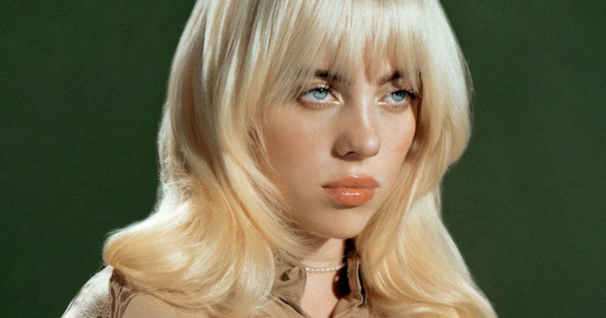 شاهد .. بيلي إيليش تفاجئ المتابعين بفستان غريب للغاية - بالصورة