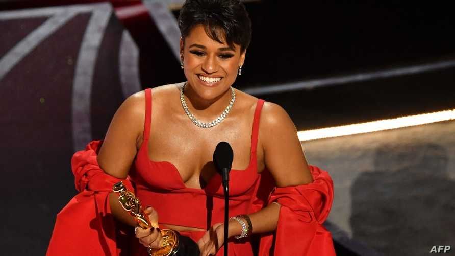 أريانا دوبوز.. أول ممثلة “ملونة” تفوز بالأوسكار