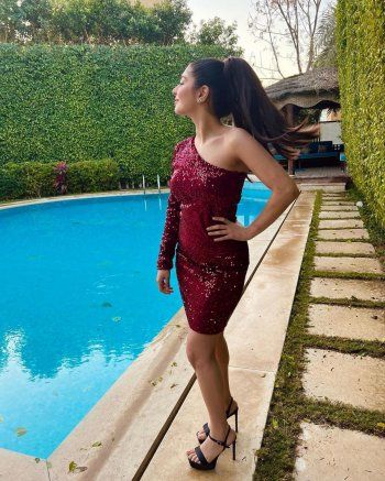 شاهد .. بعد أدائها العمرة.. الجمهور ينتقد مايان السيد بسبب إطلالتها