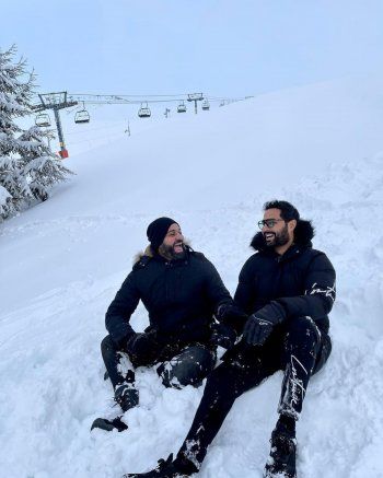 شاهد .. بالصور- كريم فهمي يشارك كواليس مسلسل "أزمة منتصف العمر"