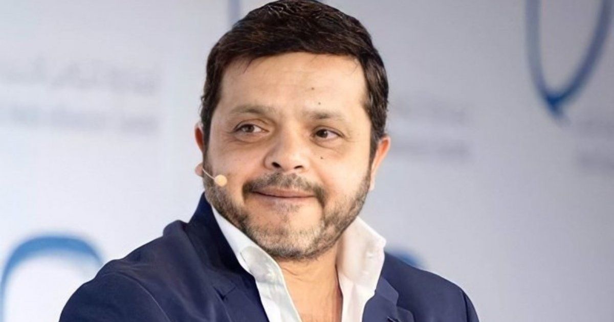 شاهد .. محمد هنيدي وعدد من المشاهير ينفعلون في مباراة مصر والسنغال..إليكم ماذا حدث!