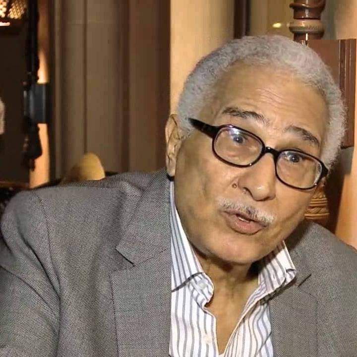 نجل عبد الرحمن أبو زهرة يكشف سبب تدهور الحالة الصحية لوالده