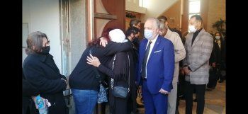 شاهد .. الوداع الأخير لـ عهدي صادق في الكنيسة وصور مؤثرة لمحبيه وعائلته