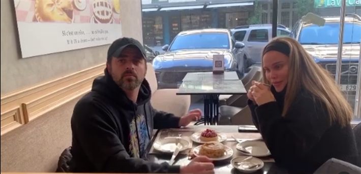 بطريقة ساخرة – يوسف الخال يعيد تقديم صفعة ويل سميث .. فيديو