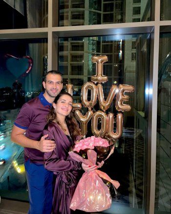 شاهد .. الصورة الأولى من شهر عسل شام الذهبي وزوجها