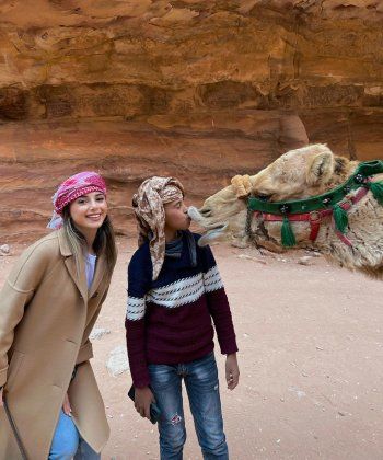 شاهد .. بالصورة - ماريتا الحلاني تستمتع في البتراء والمتابعون يعلقون