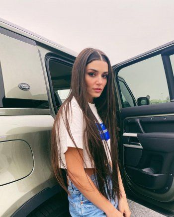 شاهد .. إطلالة هاندا أرتشيل الكاجوال حديث المتابعين.. وطول شعرها يلفت الأنظار!