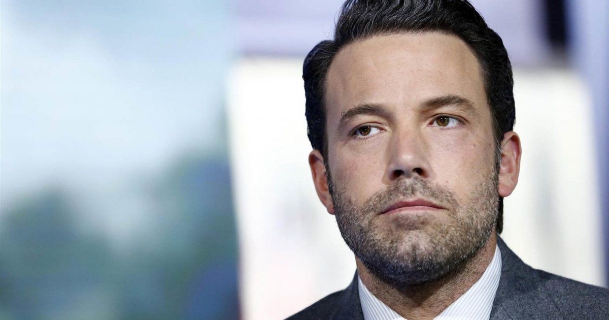 شاهد .. لبس بن أفليك القميص نفسه مراراً يثير الجدل وما علاقة الأمر بجينيفر لوبيز – بالصور