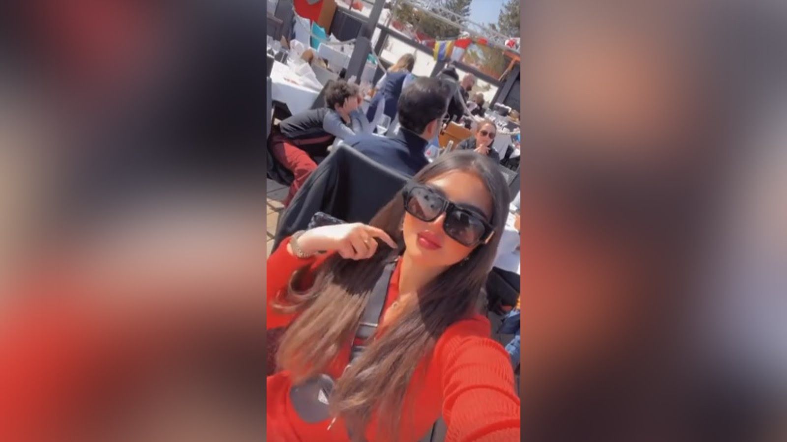 نجلاء عبد العزيز شاغلة الدنيا : ساعة بحجاب وساعة من غير