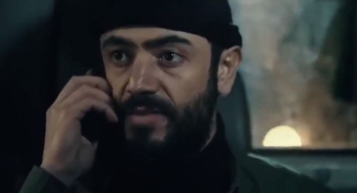 تعرف علي الإرهابي عدو أمير كرارة في ” العائدون ” – شاهد