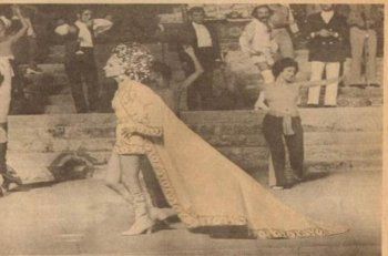 شاهد .. صور نادرة للشحرورة صباح.. إحداها بالشورت على مسرح بعلبك