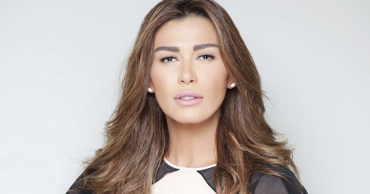 شاهد .. نادين الراسي تشارك صورة من طفولتها:"وكبرنا"