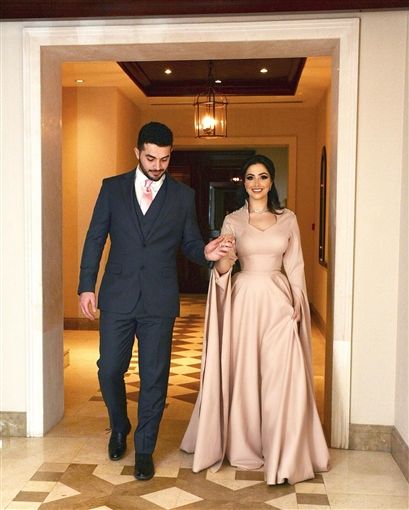 عروسة زي القمر – حميد الشاعري يحتفل بخطوبة إبنته .. شاهد