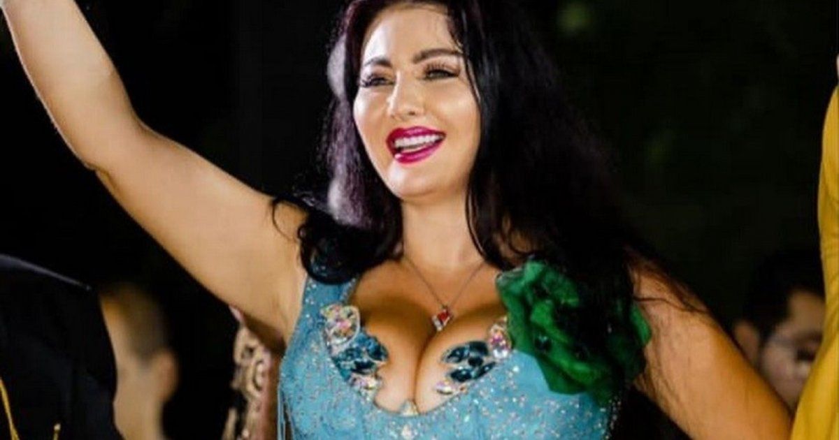 شاهد .. صافيناز عروس العام 2022.. وصورة لها بالفستان الأبيض