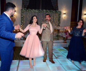 شاهد .. حميد الشاعري يحتفل بخطوبة إبنته- بالصور