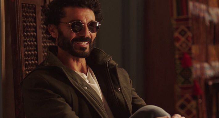 تفاصيل الحلقة الأولى من “راجعين يا هوى” لخالد النبوي