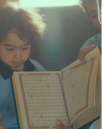 شاهد .. أول ظهور لأبناء تامر حسني يشعل مواقع التواصل..هكذا بدا معهم بالصور!