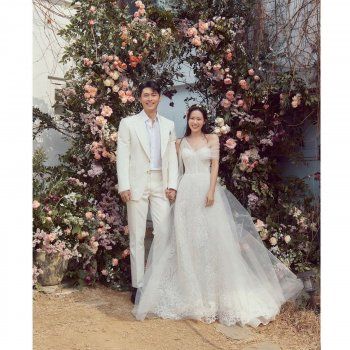 شاهد .. بالصورة - الكورية الجنوبية سون ييه-جين تختار إيلي صعب في حفل زفافها