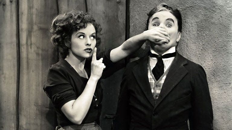 تشارلي شابلن يساند مصر بقوة ضد العدوان الثلاثي 1956