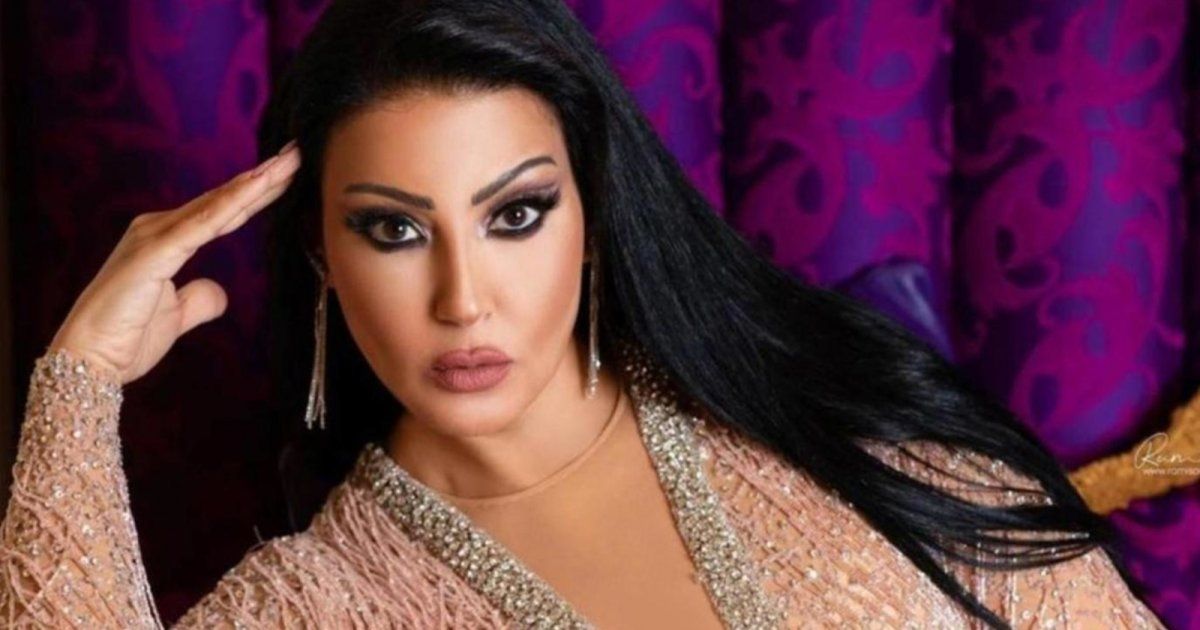 شاهد .. بعد نشرها صورة بالحجاب.. سمية الخشاب تعلق على زواجها من داعية شهير