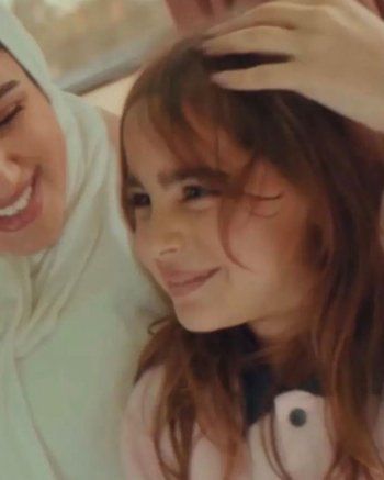 شاهد .. أول ظهور لأبناء تامر حسني يشعل مواقع التواصل..هكذا بدا معهم بالصور!