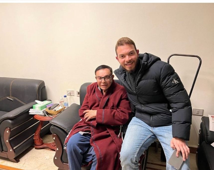 سمير صبري : حالتي الصحية مستقرة ولكنني مازالت في المستشفي