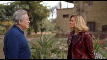 شاهد .. يسرا أرستقراطية مديونة تتحدث الفرنسية في أحلام سعيدة