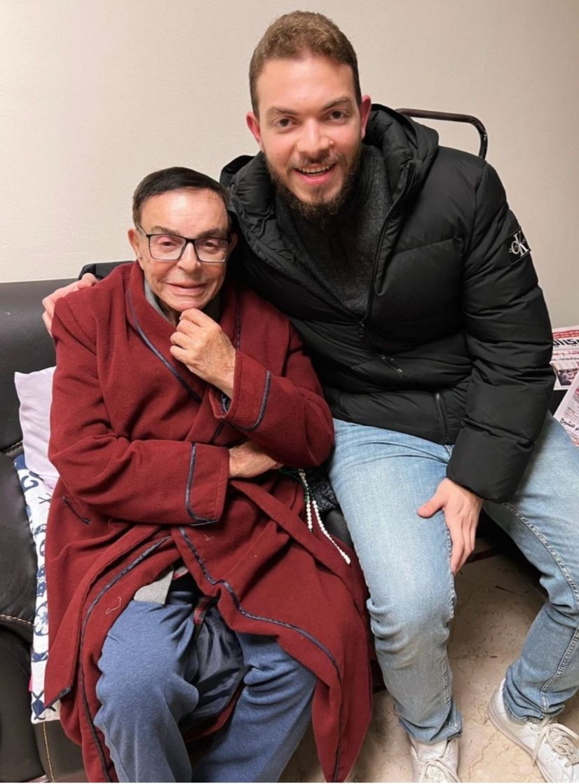 سمير صبري : حالتي الصحية مستقرة ولكنني مازالت في المستشفي