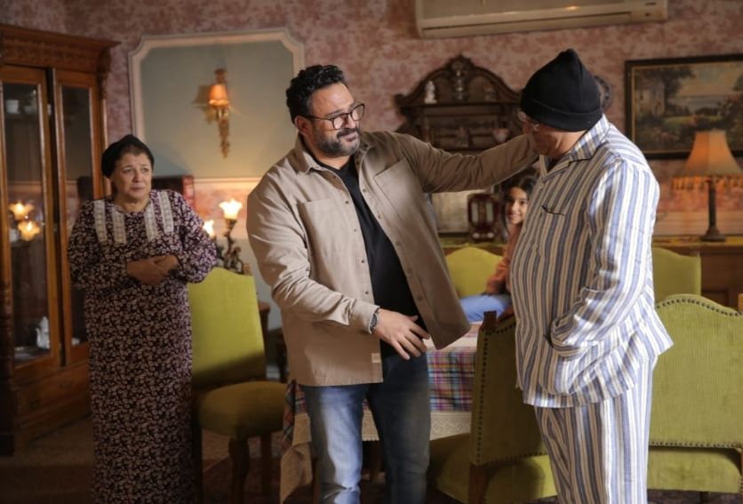 الحلقة الأولى من “مكتوب عليا” .. الشاعري وطعيمة يسخرون من أكرم حسني