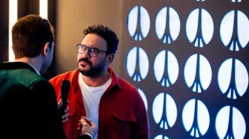 شاهد .. أكرم حسني يعلق على سخرية حميد الشاعري وأمير طعيمة منه في "الدوم" ضمن "مكتوب عليا"