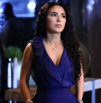 شاهد .. ماغي بو غصن بإطلالة من شخصية "سحر".. وتتوعد لـ محمد الأحمد