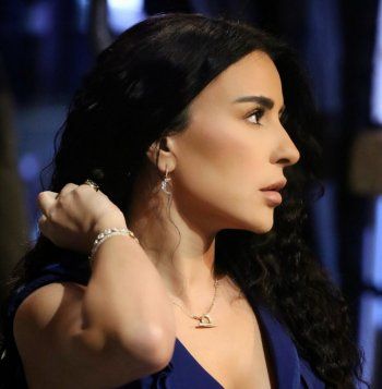 شاهد .. ماغي بو غصن بإطلالة من شخصية "سحر".. وتتوعد لـ محمد الأحمد