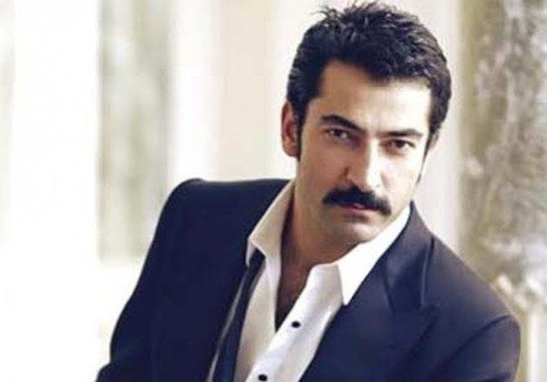 شاهد .. كينان أميرزالي أوغلو يوضح موقفه من هذه الحادثة وهل هو ضد العنف؟