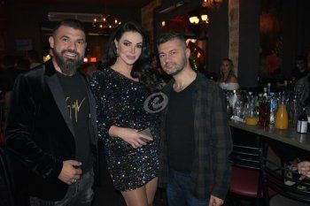 شاهد .. خاص وبالصور- بأجواء حماسية.. هكذا إحتفلت نانسي نصر الله بعيد ميلادها