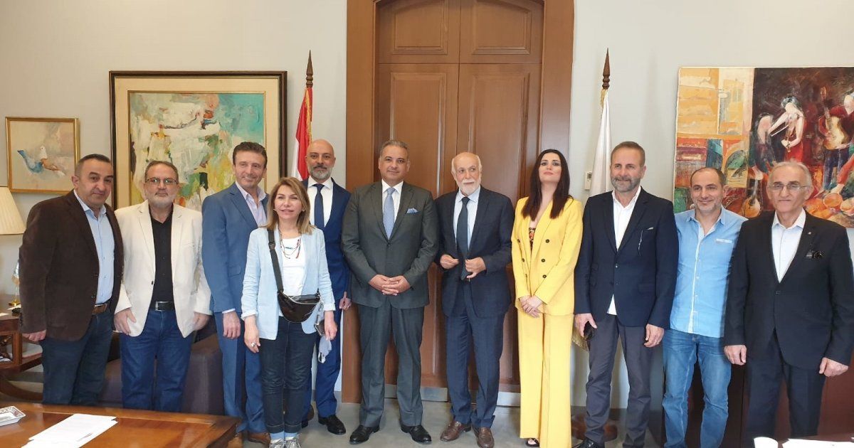 شاهد .. وزير الثقافة محمد وسام المرتضى يلتقي بـ نعمة بدوي...وهذا ما تم البحث فيه