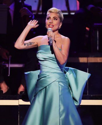 شاهد .. بالصورة - ثلاث نجمات يلبسن من مصممين لبنانيين خلال الغرامي 2022