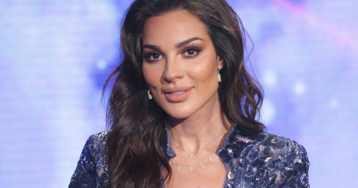 شاهد .. نادين نسيب نجيم بإطلالة رائعة.. والجمهور يتفاعل!