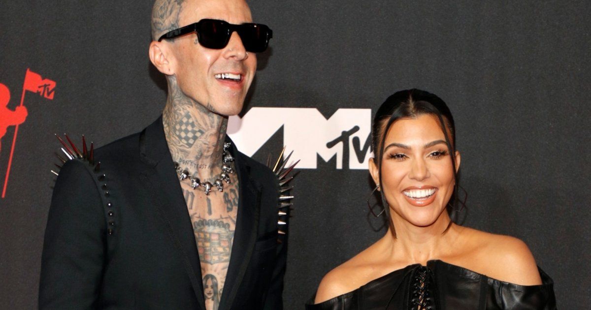 شاهد .. الصور الاولى من زفاف كورتني كارداشيان وترافيس باركر.. لن تتوقعوا ماذا ارتدت