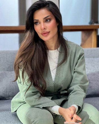 شاهد .. نادين نسيب نجيم بإطلالة رائعة.. والجمهور يتفاعل!