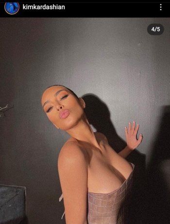 شاهد .. كيم كارداشيان بصور أثارت الجدل