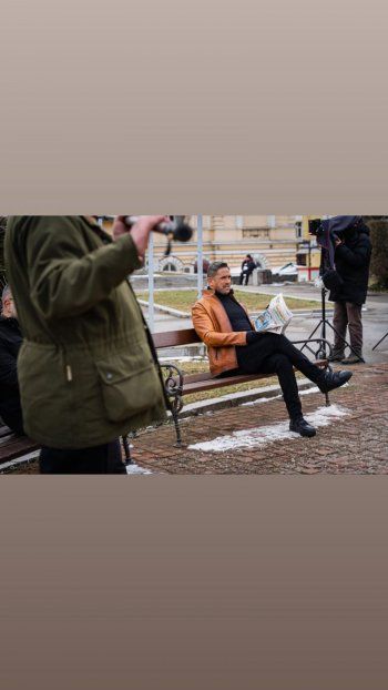 شاهد .. أمير كرارة يشارك المتابعين كواليس مسلسل العائدون-بالصورة