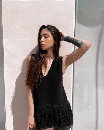 شاهد .. إبنة نوال الزغبي تستعرض وشمها الكبير الذي يغطي ذراعها - بالصور