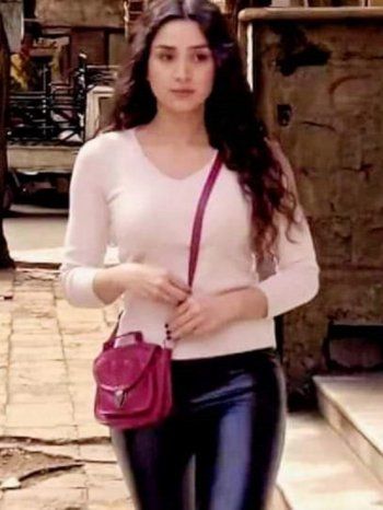 شاهد .. رشا شربتجي تعتذر من الجمهور بسبب مشهد في "كسر عضم"