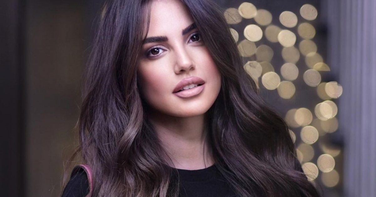 شاهد .. درة من أمام الكعبة بثياب الإحرام والجمهور يتفاعل