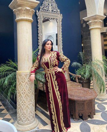 شاهد .. نسرين طافش بإطلالة عربية مميزة للغاية.. وعباءتها حديث المتابعين