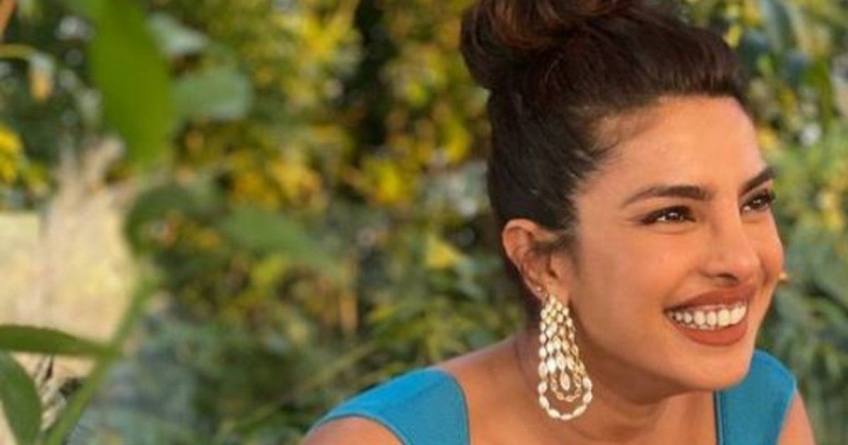 شاهد .. بريانكا شوبرا تلفت الأنظار بالساري الهندي – بالصور